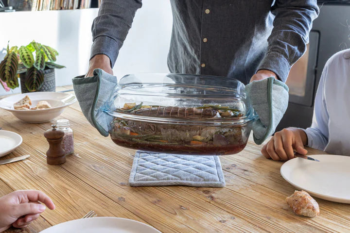 Pyrex rectangular glass casserole dish