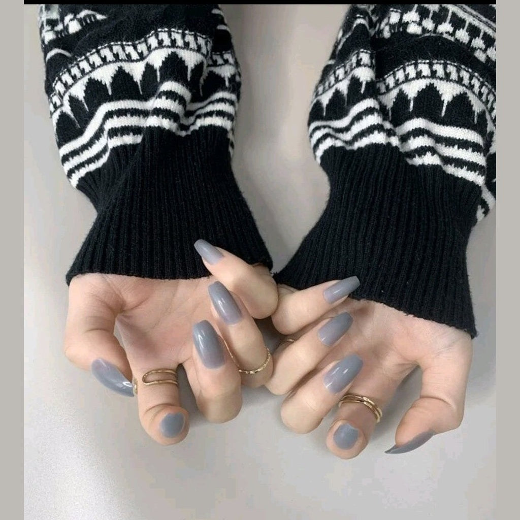 Fake nails Light gray full cover false nail for women and girls 1pc Nail File & 1sheet Tape
