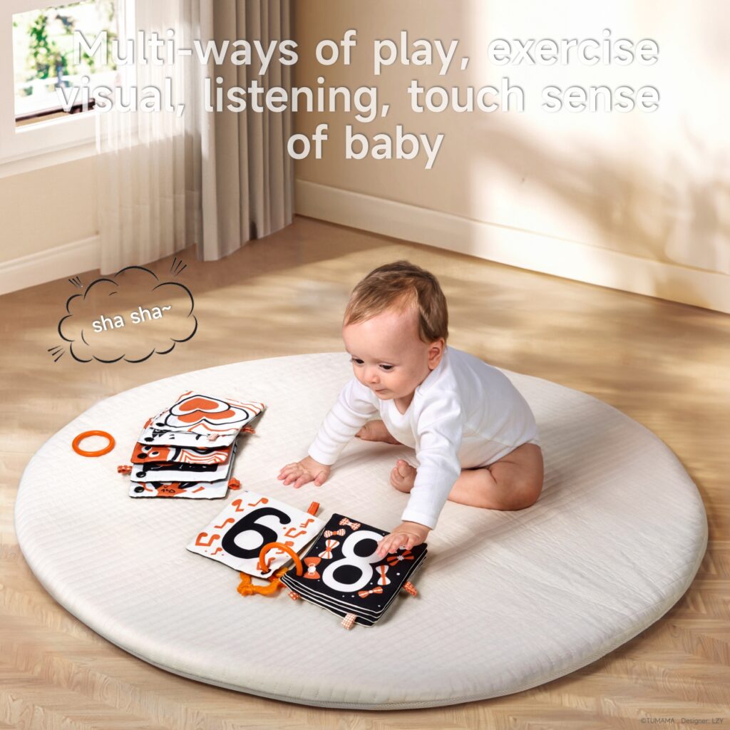 Tumama Kids - Newborn Visual Flash Cart And Rattle Set  - Black&White