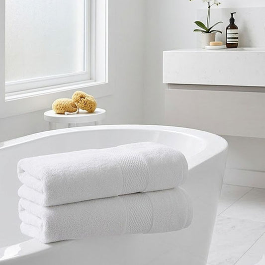 160 CM X 80 CM Thick 100 % Cotton Bath Towel Soft Quality Absorbent Oversized Towel for Household Use Beach and  Swimming Pool 1 Piece White - Image 1