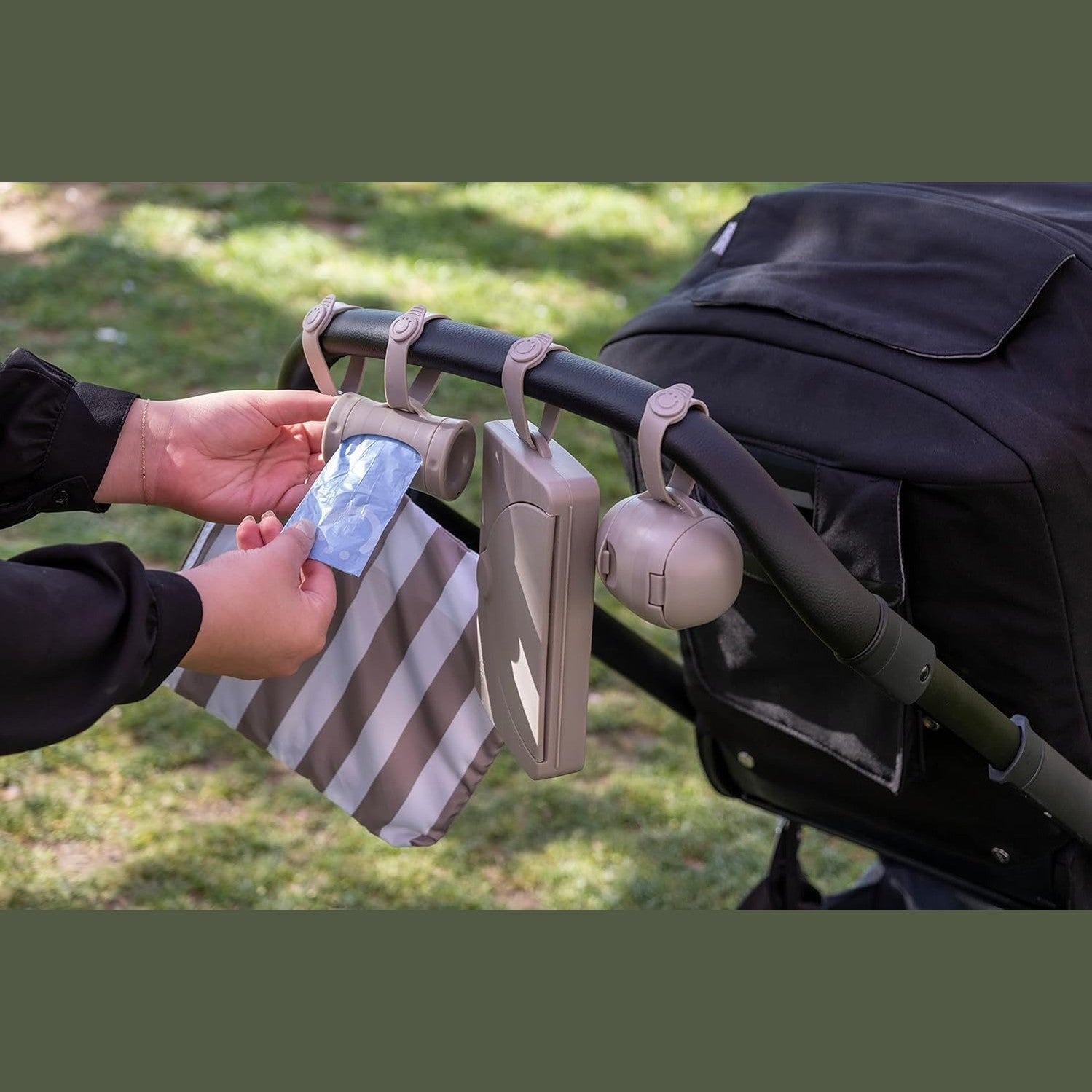 Retractable On-the-Go Bag Dispenser