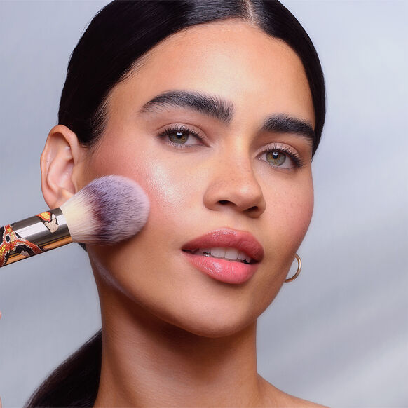 hourglass-travel-powder-brush-snake - Medaid International