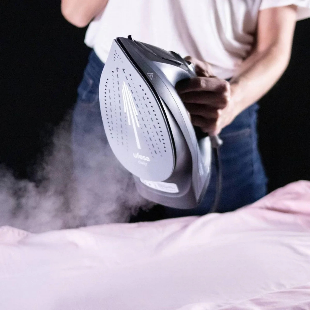 Ufesa PV1100C Daily Lightweight Steam Iron