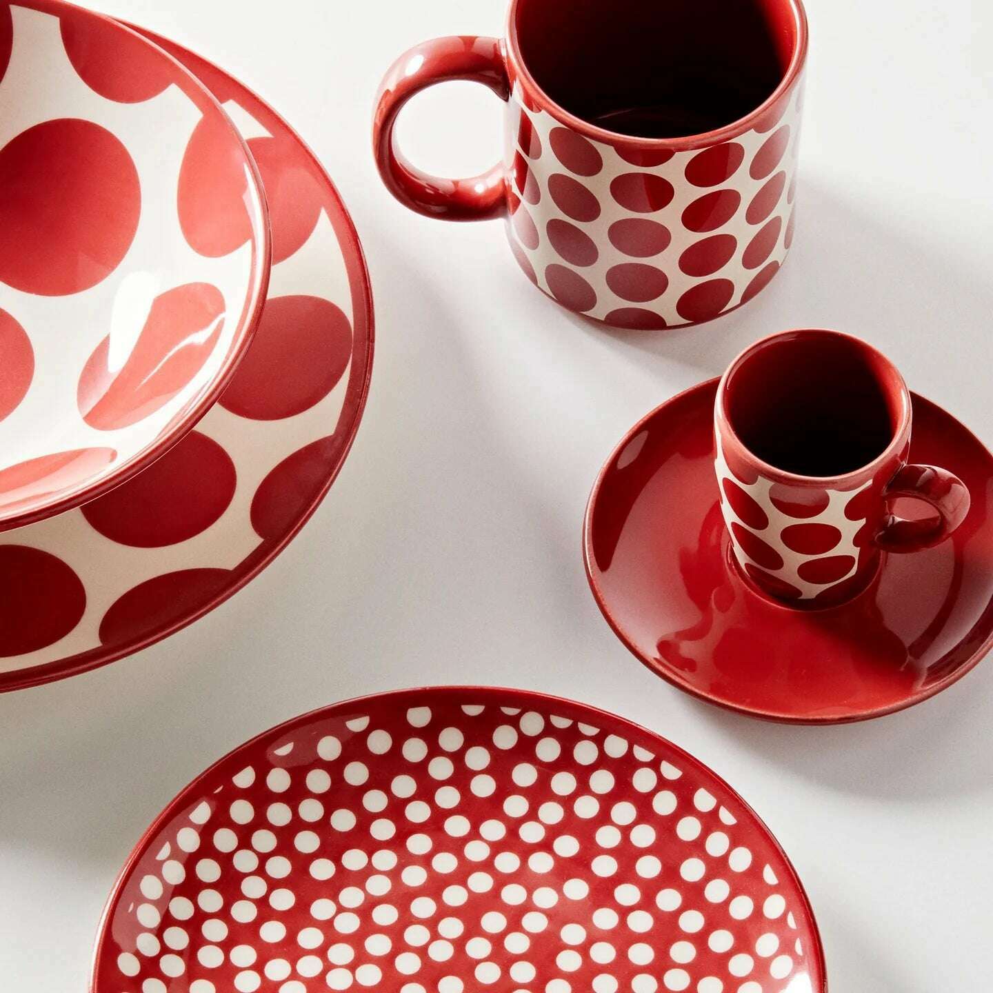 Set of 4 Mugs -  Stoneware Red Dots - Medaid International