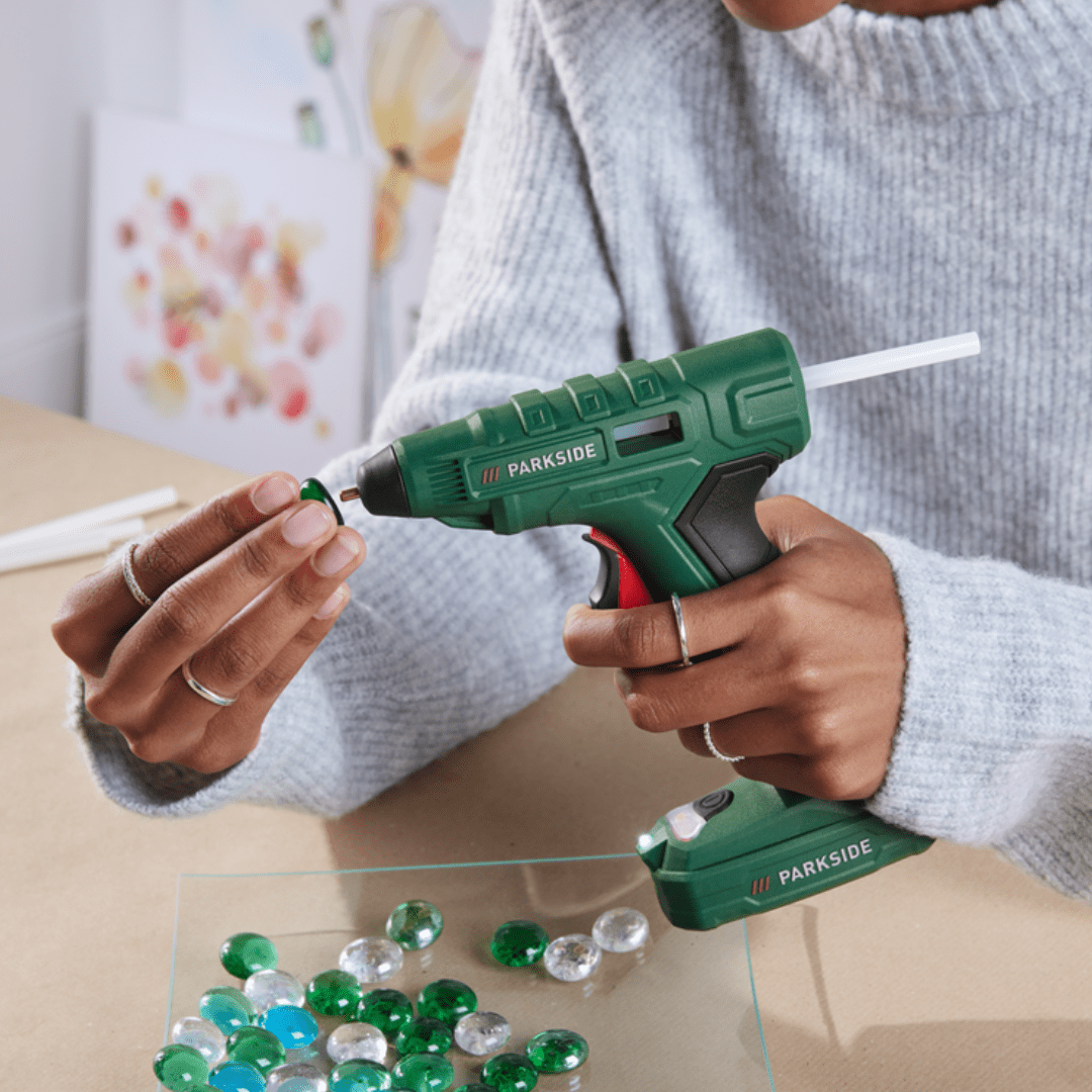 Parkside Phpa 4 C4 Cordless Glue Gun, 4 V Lebanon"

