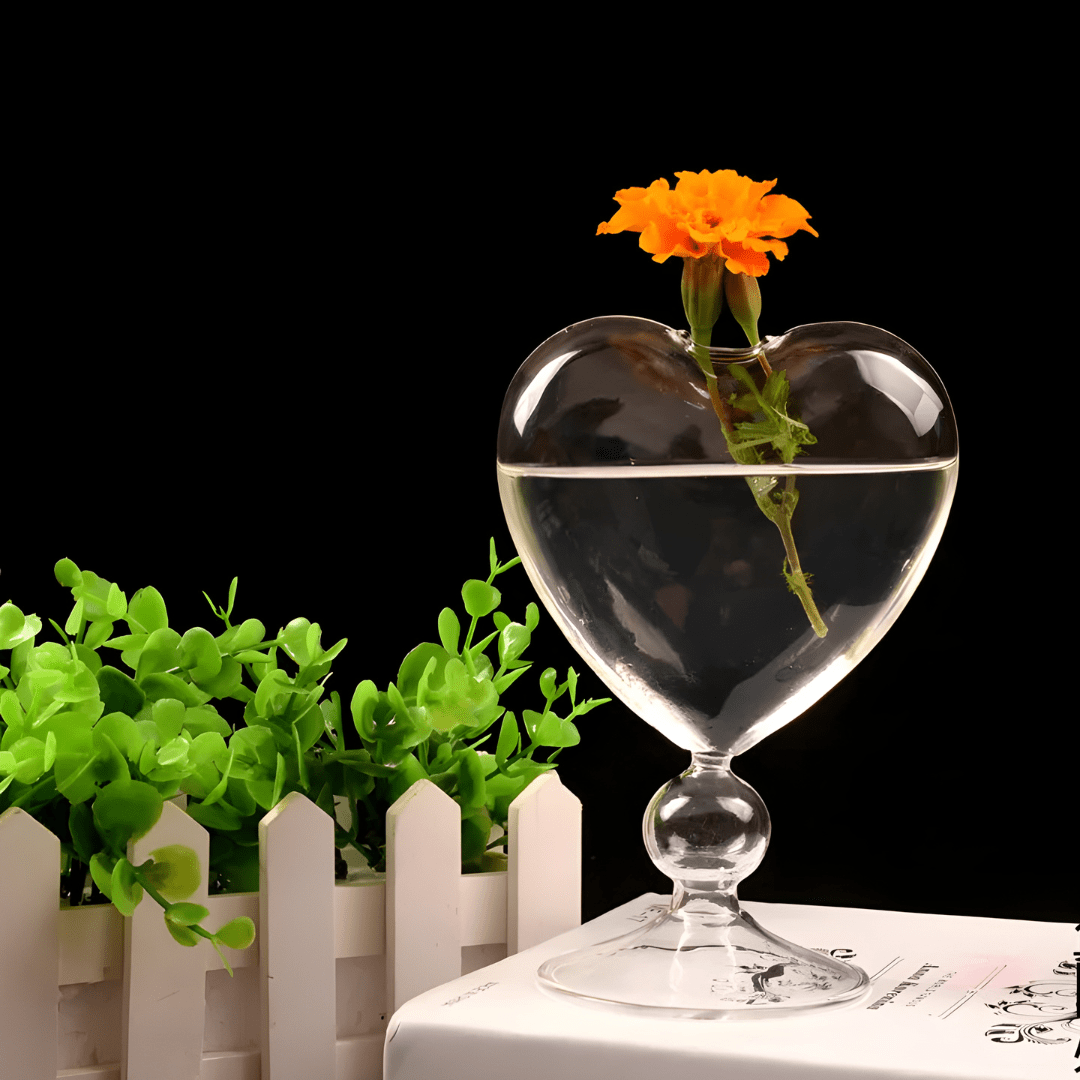 300ml Heart-Shaped Wine Glass with Straw – Romantic Cocktail & Drink Glass