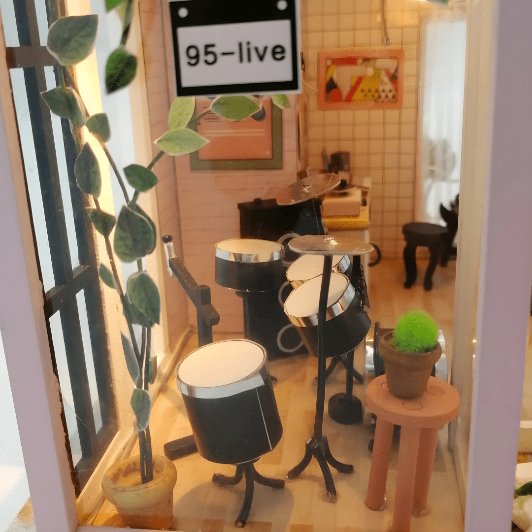 DIY Houguang Studio Miniature Kit with LED, Music Box & Cover