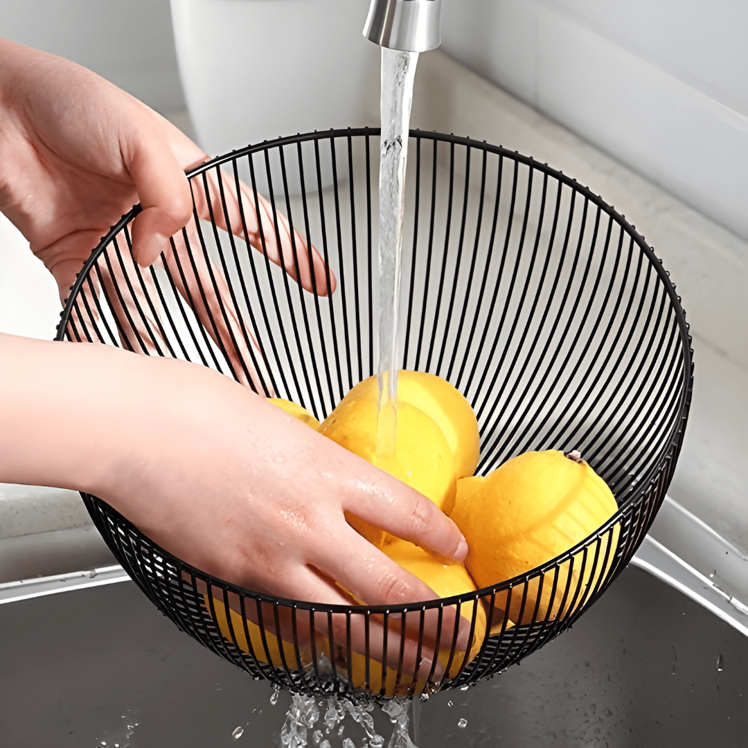 Black Metal Mesh Fruit Basket – Stylish & Functional Home Decor