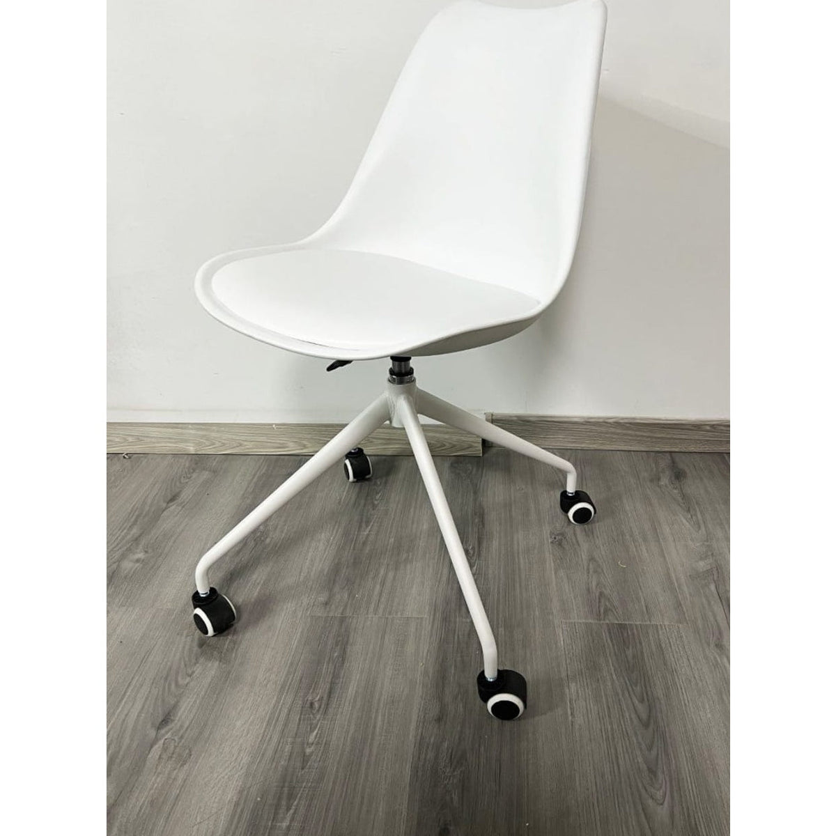 Aura - Office Desk Chair - Medaid