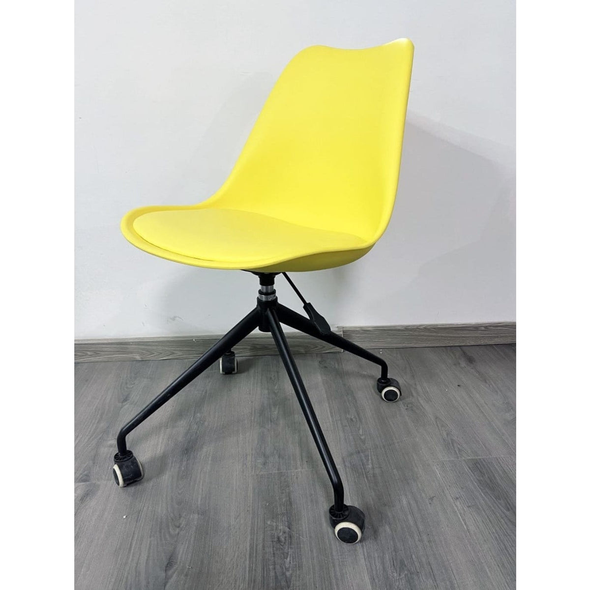 Aura - Office Desk Chair - Medaid