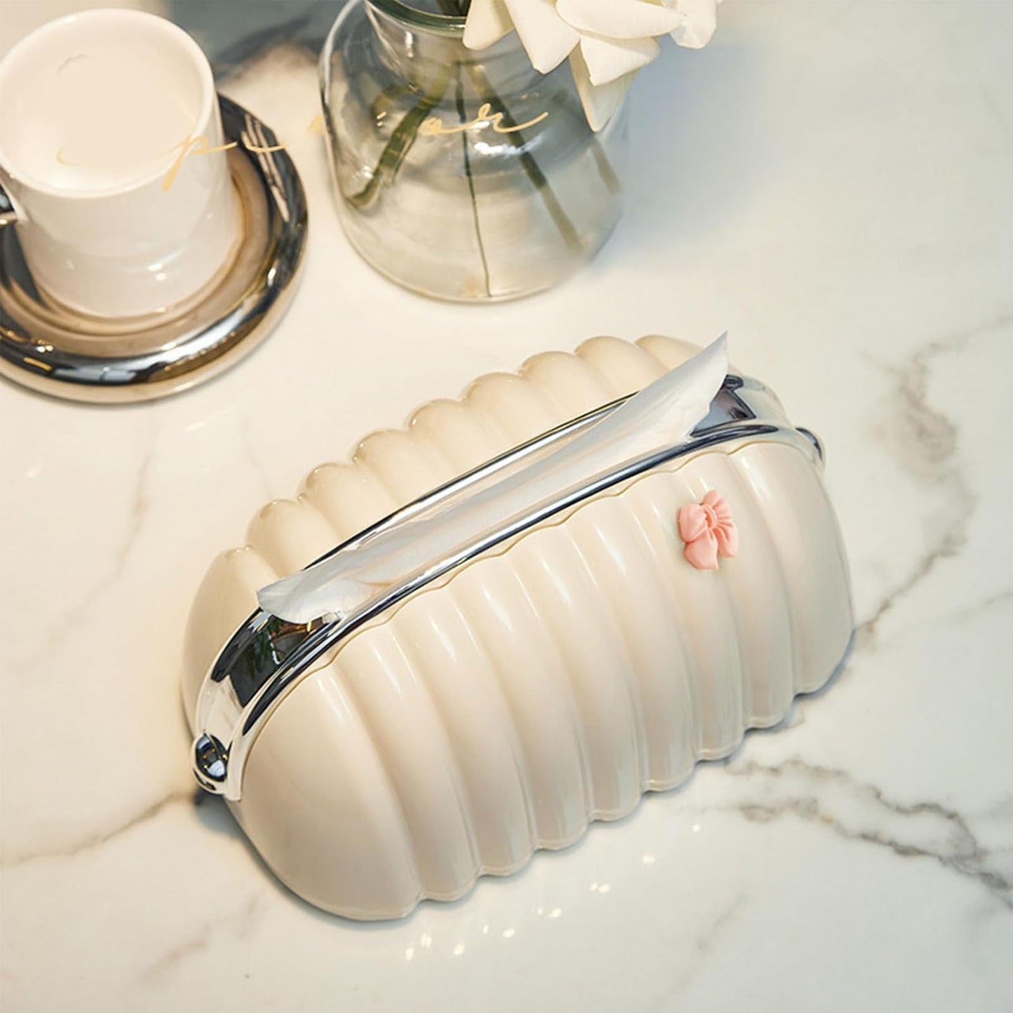Plastic Decorative Tissue Organizer Box Designed With Shell Shaped Modern Design