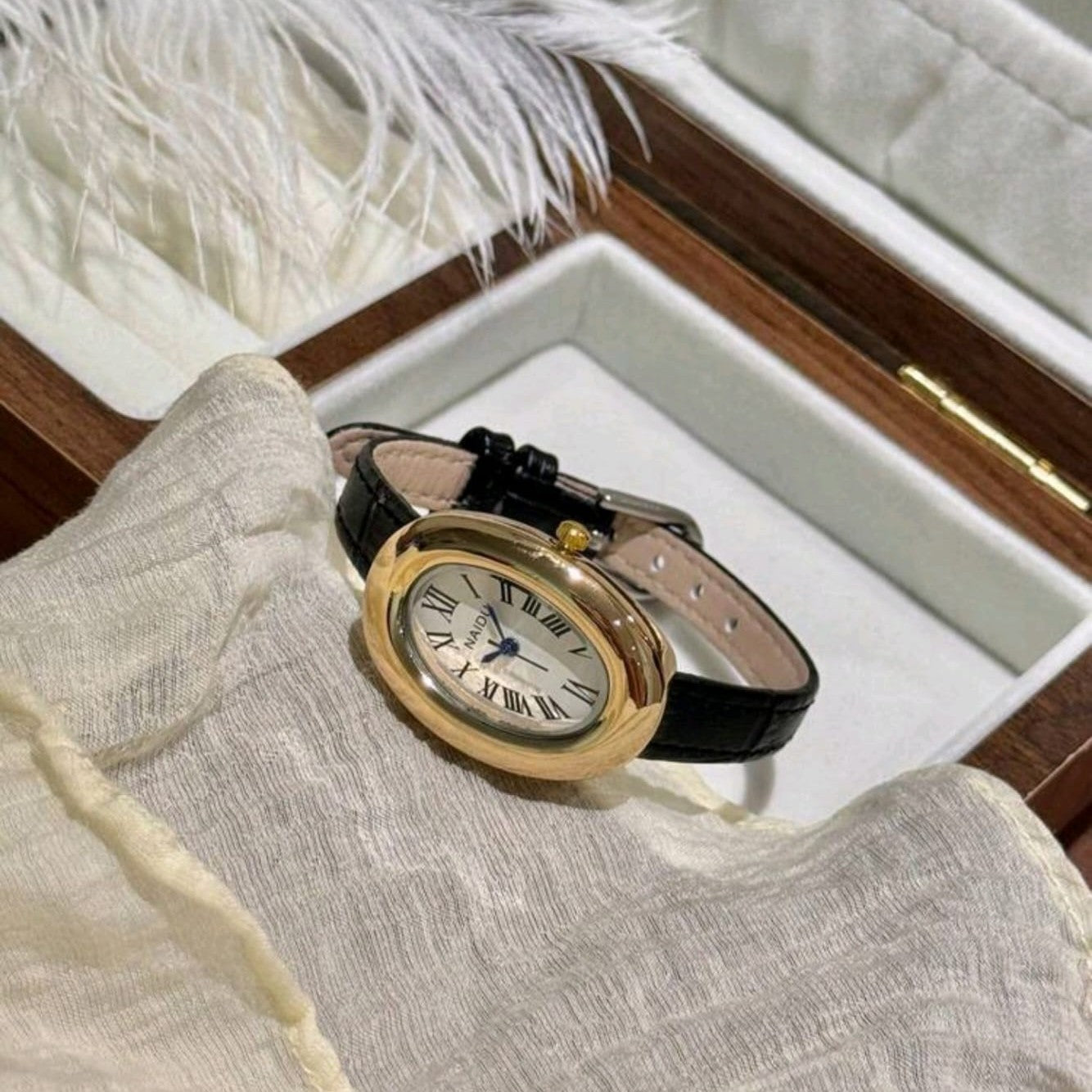 Elegant Vintage Oval Quartz Watch (Multiple Styles Available)