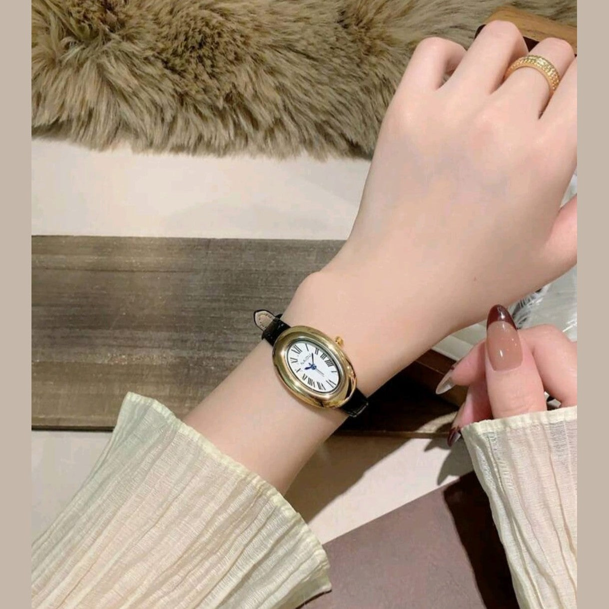 Elegant Vintage Oval Quartz Watch (Multiple Styles Available)