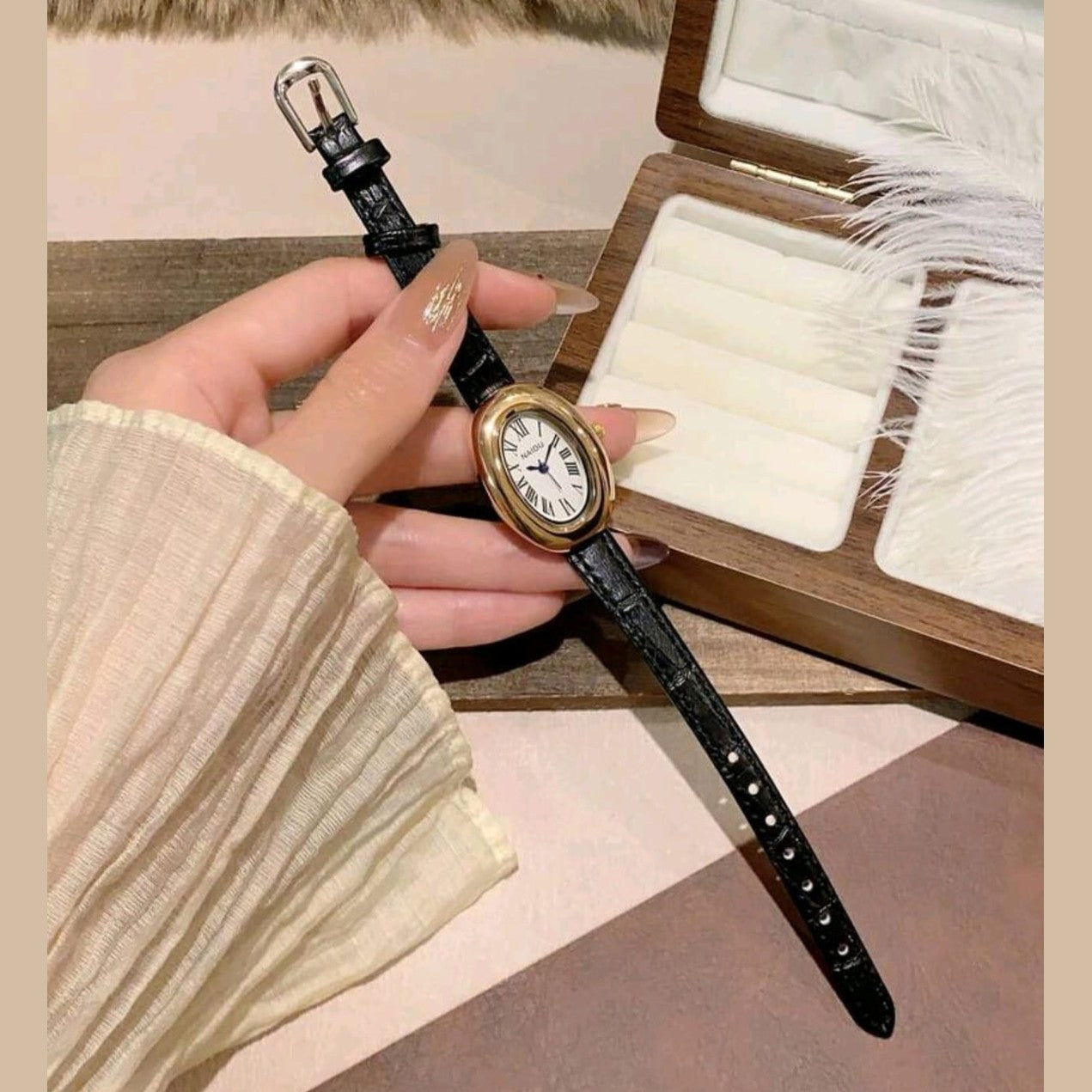 Elegant Vintage Oval Quartz Watch (Multiple Styles Available)