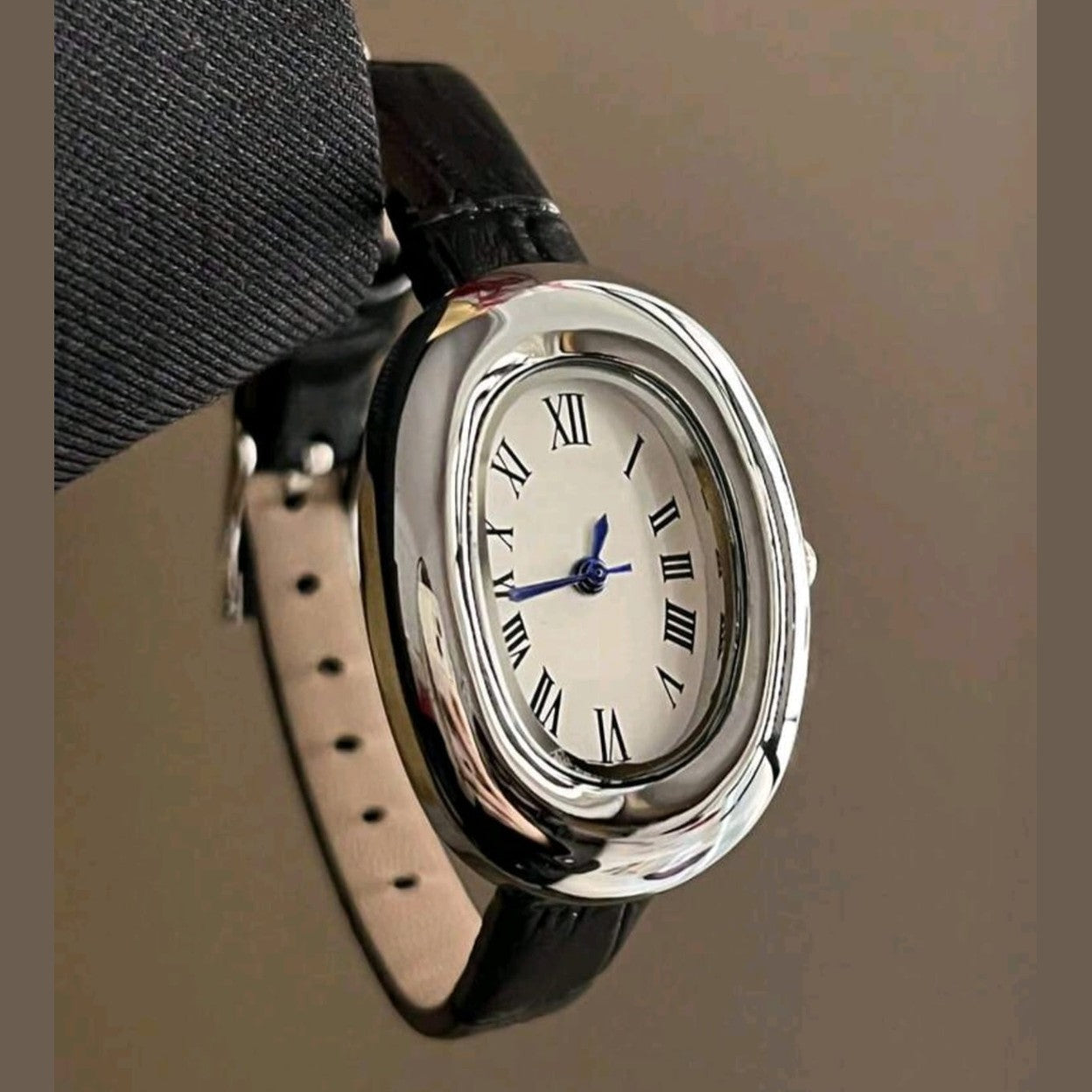 Elegant Vintage Oval Quartz Watch (Multiple Styles Available)