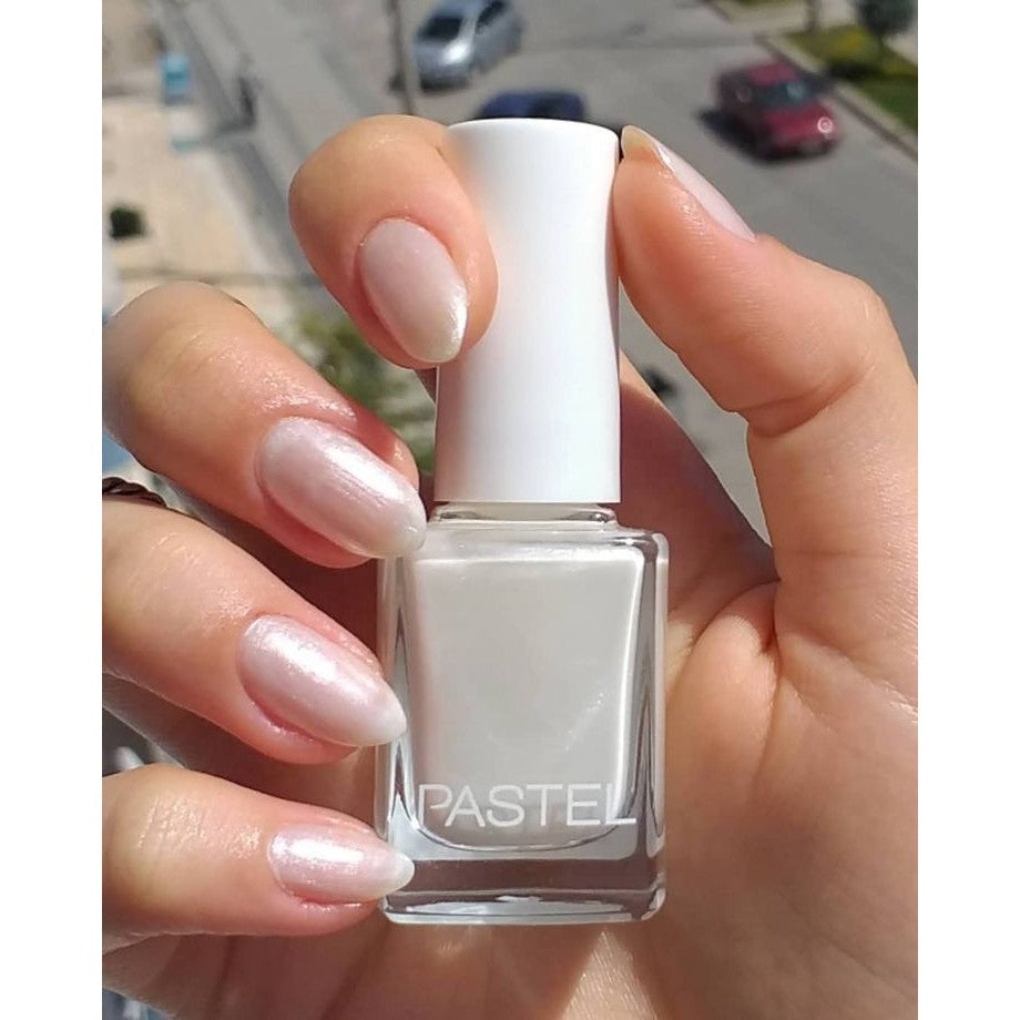 Pastel nail polish - 02