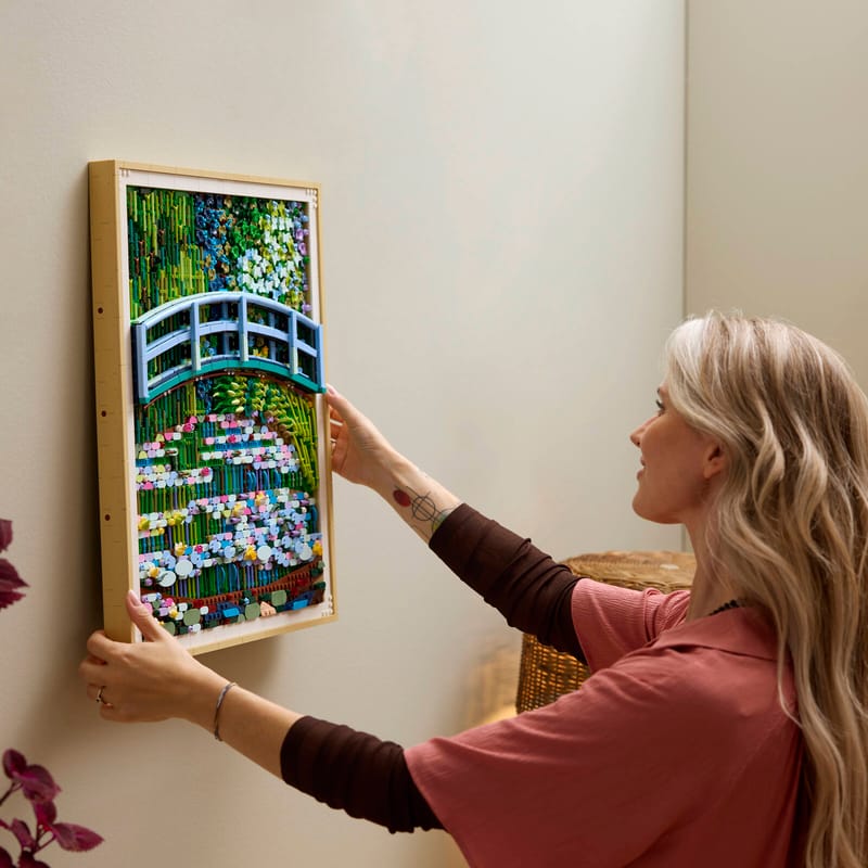 LEGO Art Claude Monet Bridge over Water Lilies (31220)