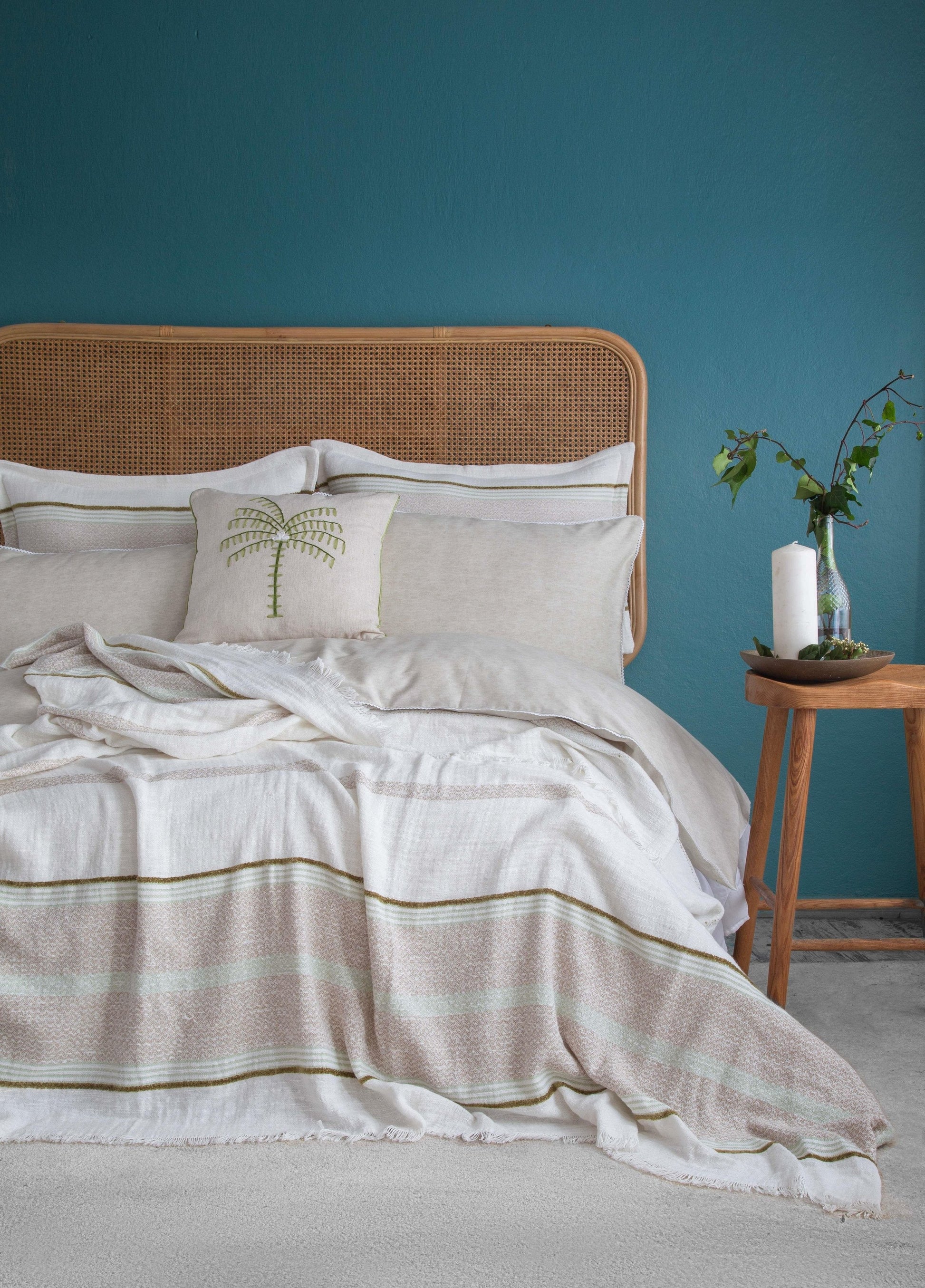 8 pcs DOUBLE SIZE BEDSCOVER SET CALI OLIVE