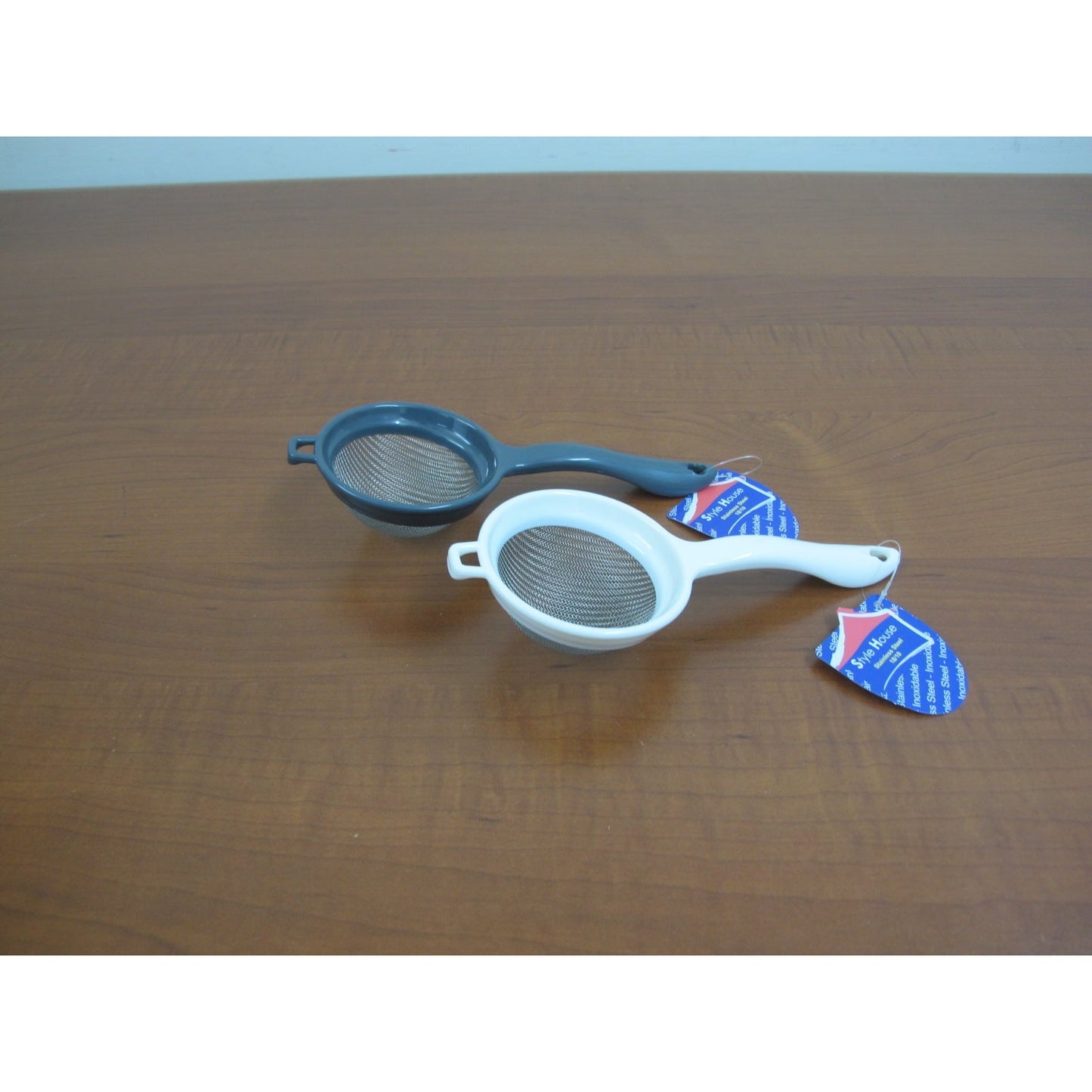 Fine Mesh Stainless Steel with plastic Strainer; 7.5 cm