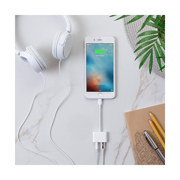 Belkin, F8J212btWHT 3.5mm Audio + Charge Rockstar (iPhone Aux Adapter)