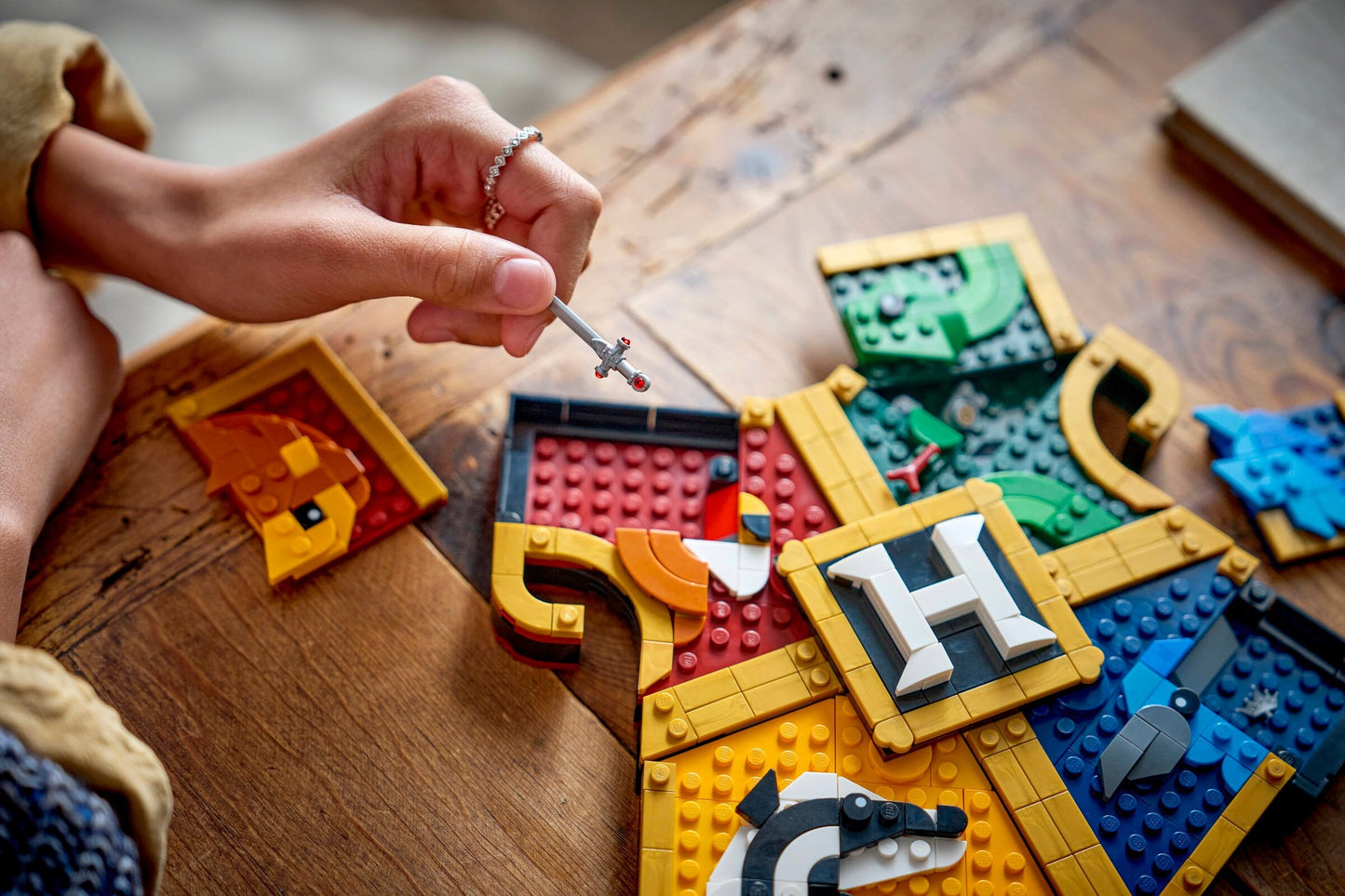 Lego Hogwarts House Crest (76462)