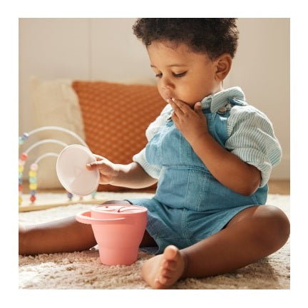 Munchkin C’est Silicone! Collapsible Snack Catcher with Lid Toddler Food Cup