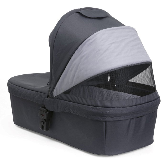 Chicco - Seety Stroller - Seety Carrycot (Boston Grey) - First Seat Recline ( Black Satin) - Full 360 i-size Base - Travel System