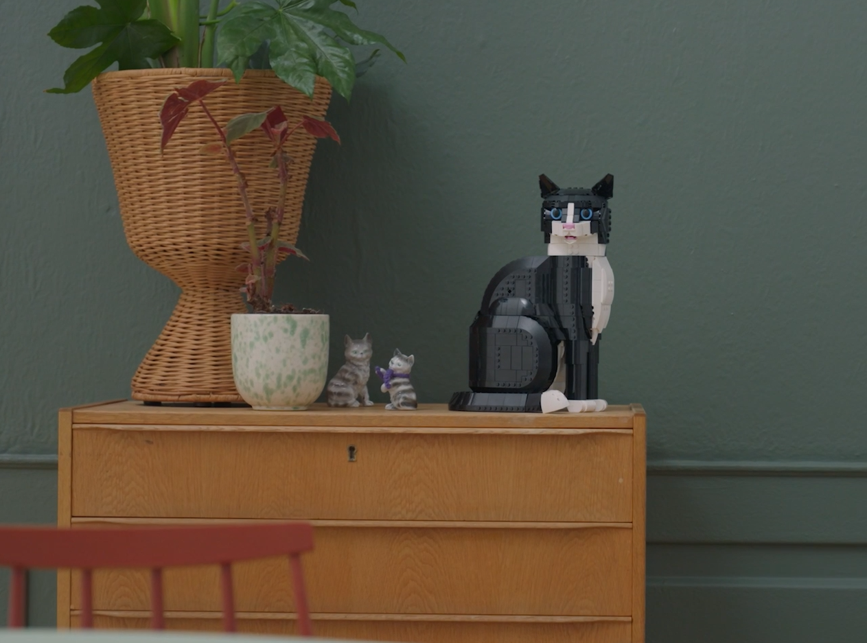 Lego Tuxedo Cat (21349)