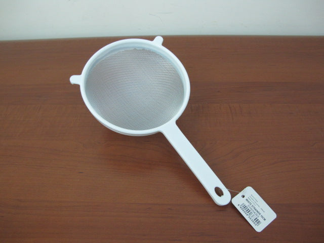 Plastic Strainer with alumnium mesh 16 cm