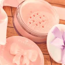 Essence FaBOWlous Loose Setting & Baking Powder