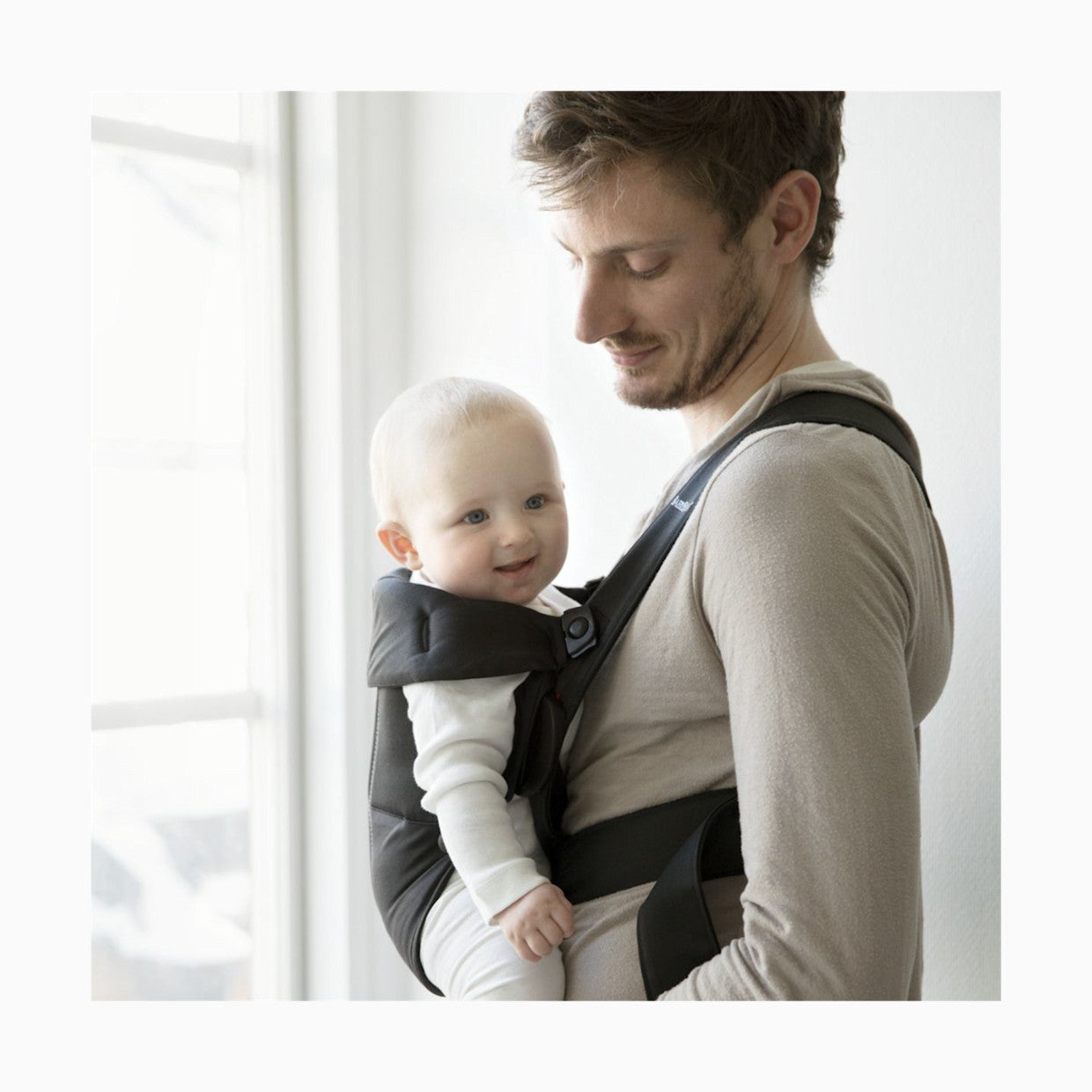 Babybjorn - Baby Carrier Mini Woven - Black