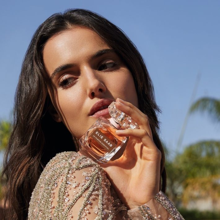Elie Saab Le Parfum Essentiel Eau De Parfum - Medaid