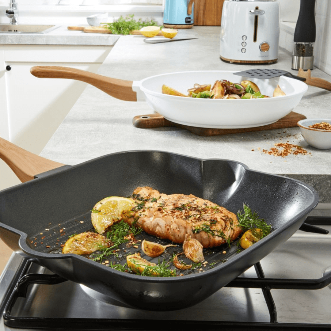 ERNESTO® Aluminum White Pan 28CM
