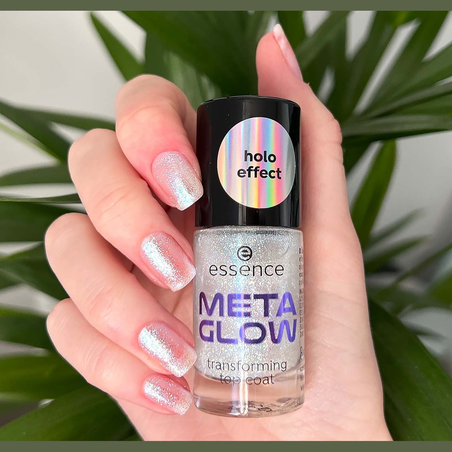 Essence Meta Glow Transforming Top Coat