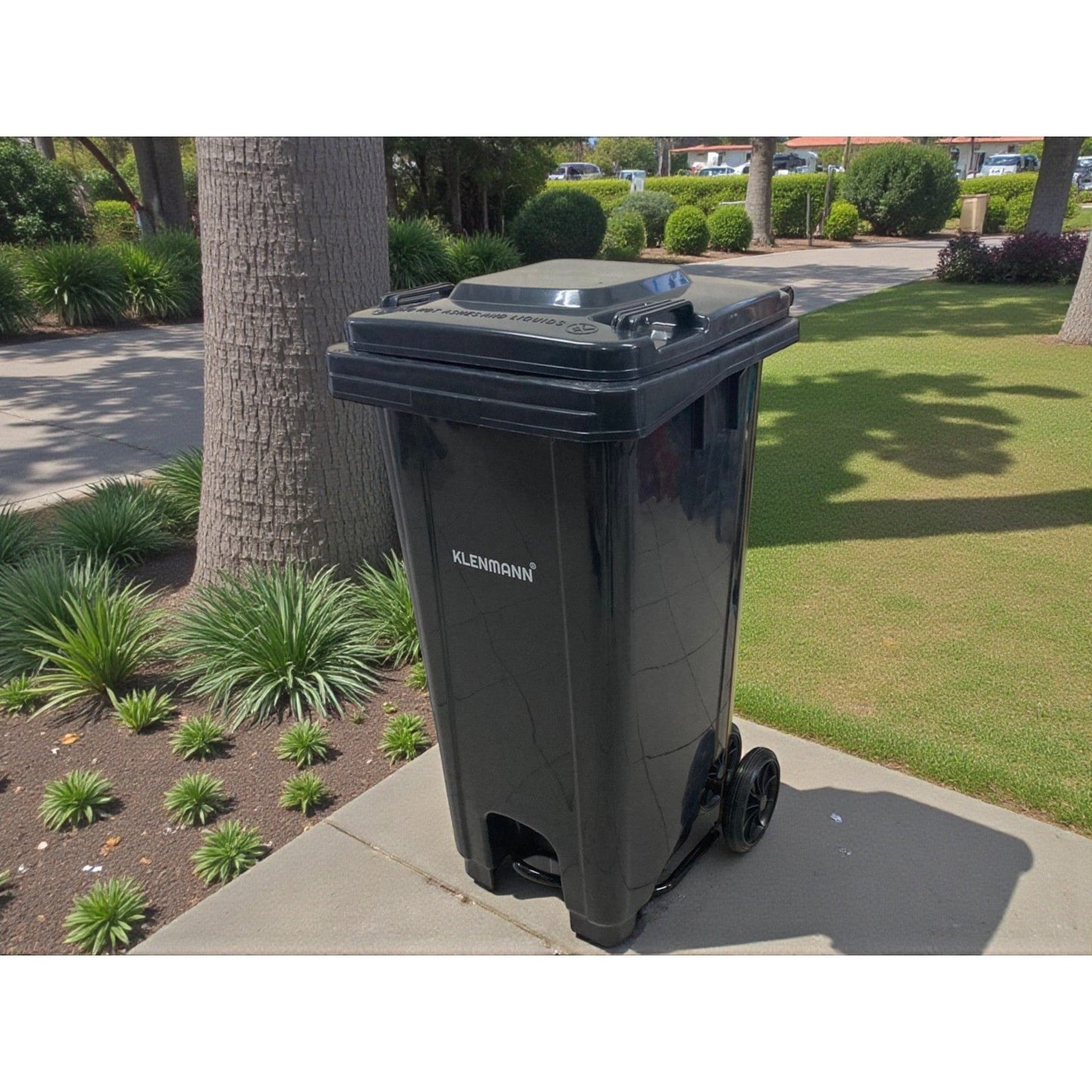Heavy Duty Plastic Dustbin with Metal Step 120L w Wheels