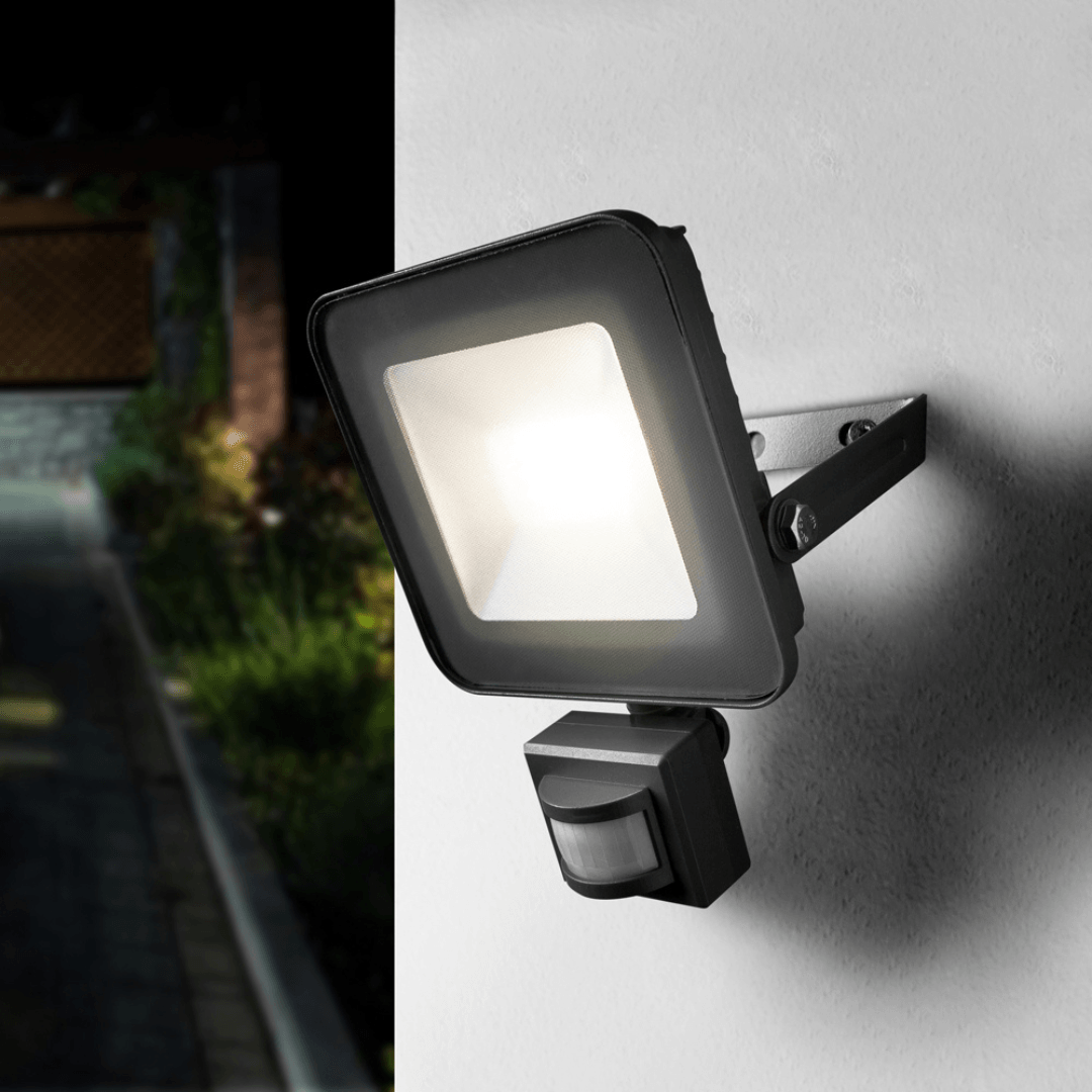 I-GLOW LED Floodlight with Motion Sensor – 700LM