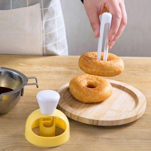 DONUT CUTTER ROUND SHAPE WITH PLUKER