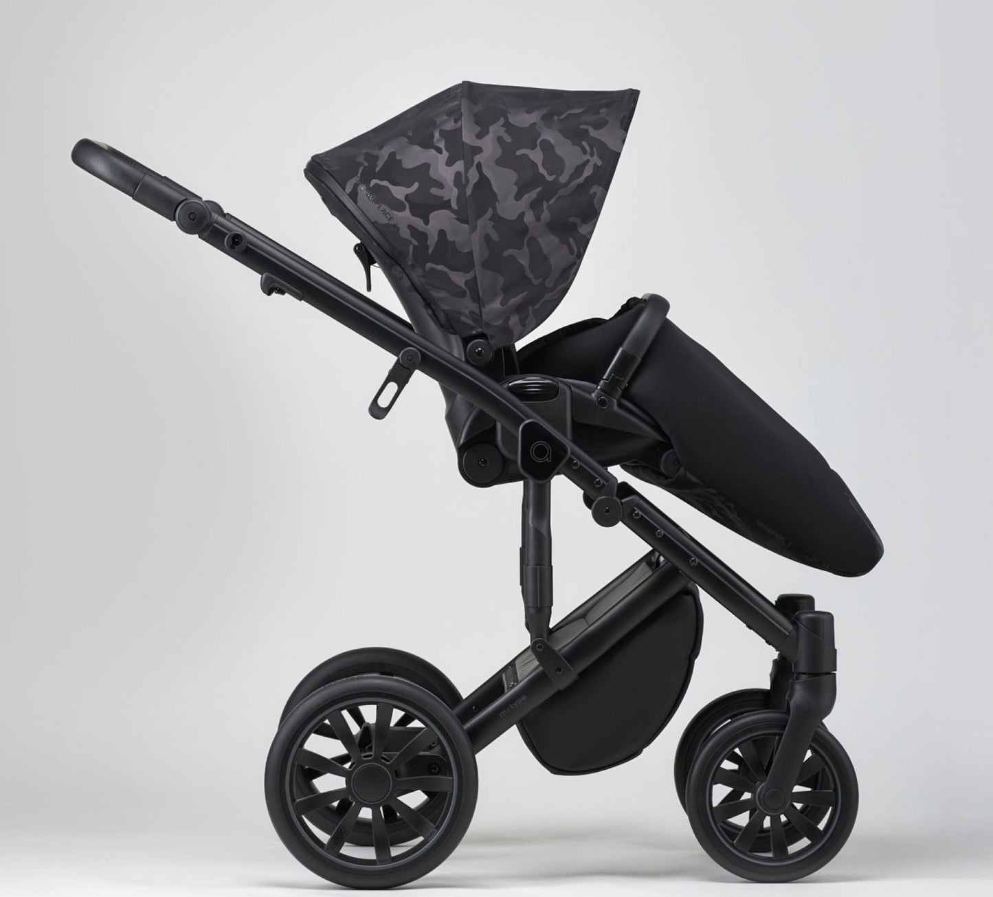 Anex - M/Type Hide Stroller - (SE 06 Military)