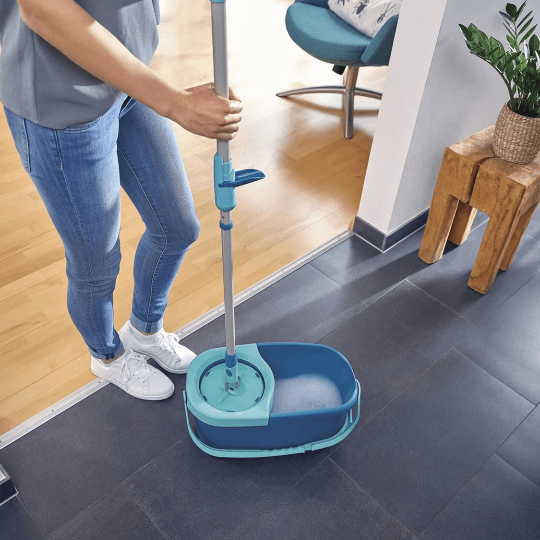 LEIFHEIT CLEAN TWIST MOP SET + 1L Detergent