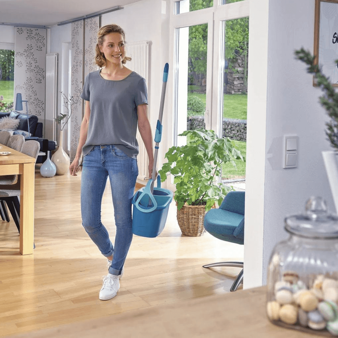 LEIFHEIT CLEAN TWIST MOP SET + 1L Detergent