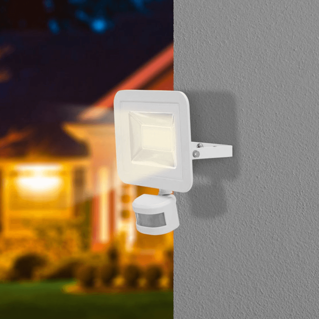 LIVARNO Home Tilting LED Projector 24W Lebanon"
