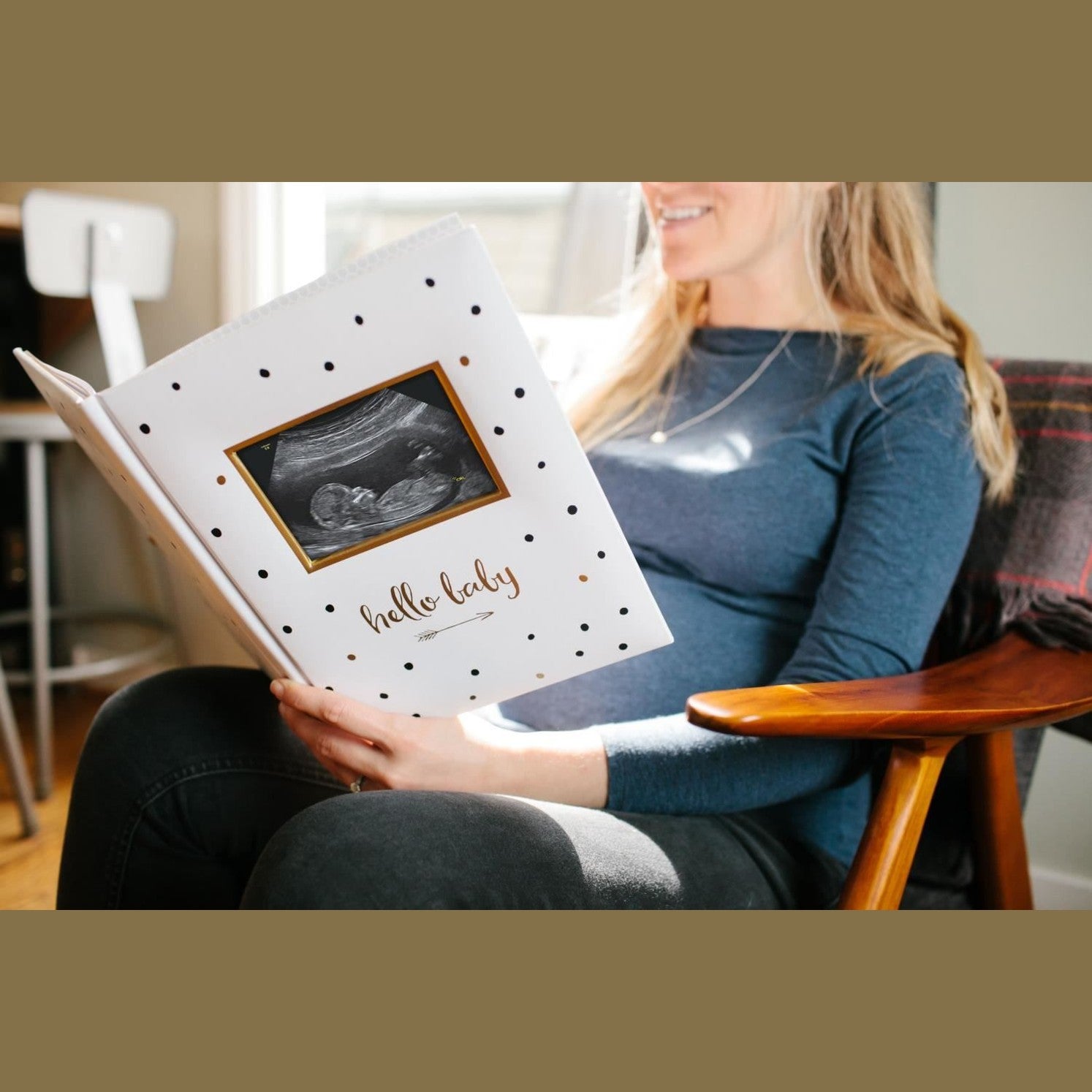 Pearhead - Baby Book - Black And Gold