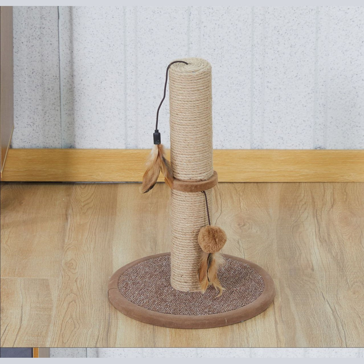 Classic Vertical Cat Scratching Post – Durable Sisal Tower with Stable Base & Toys