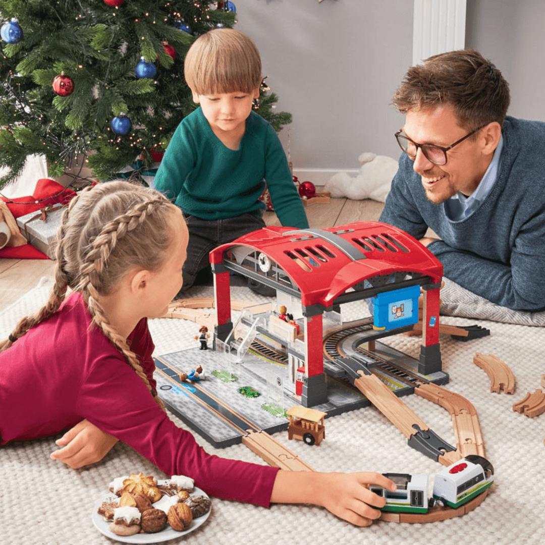 Playtive Central Station Wooden Railway Set 4.73m