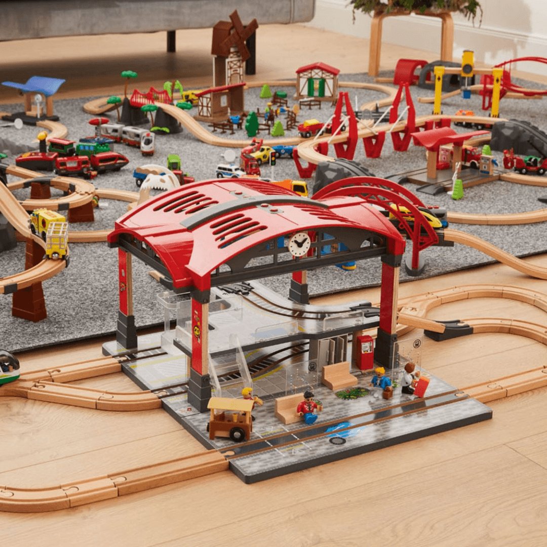 Playtive Central Station Wooden Railway Set 4.73m