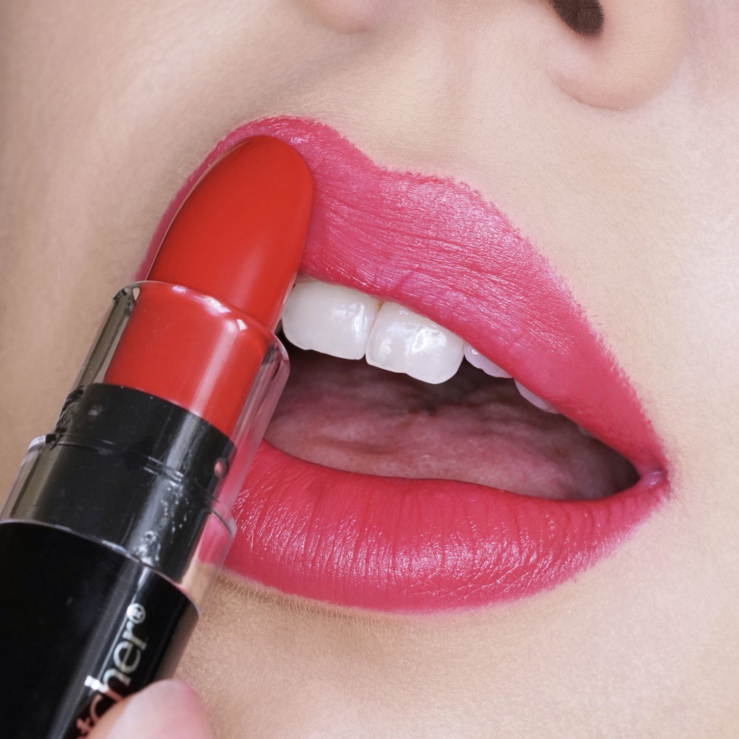 MoodMatcher Color Changing Lipstick Red To Dark Fuchsia Tint