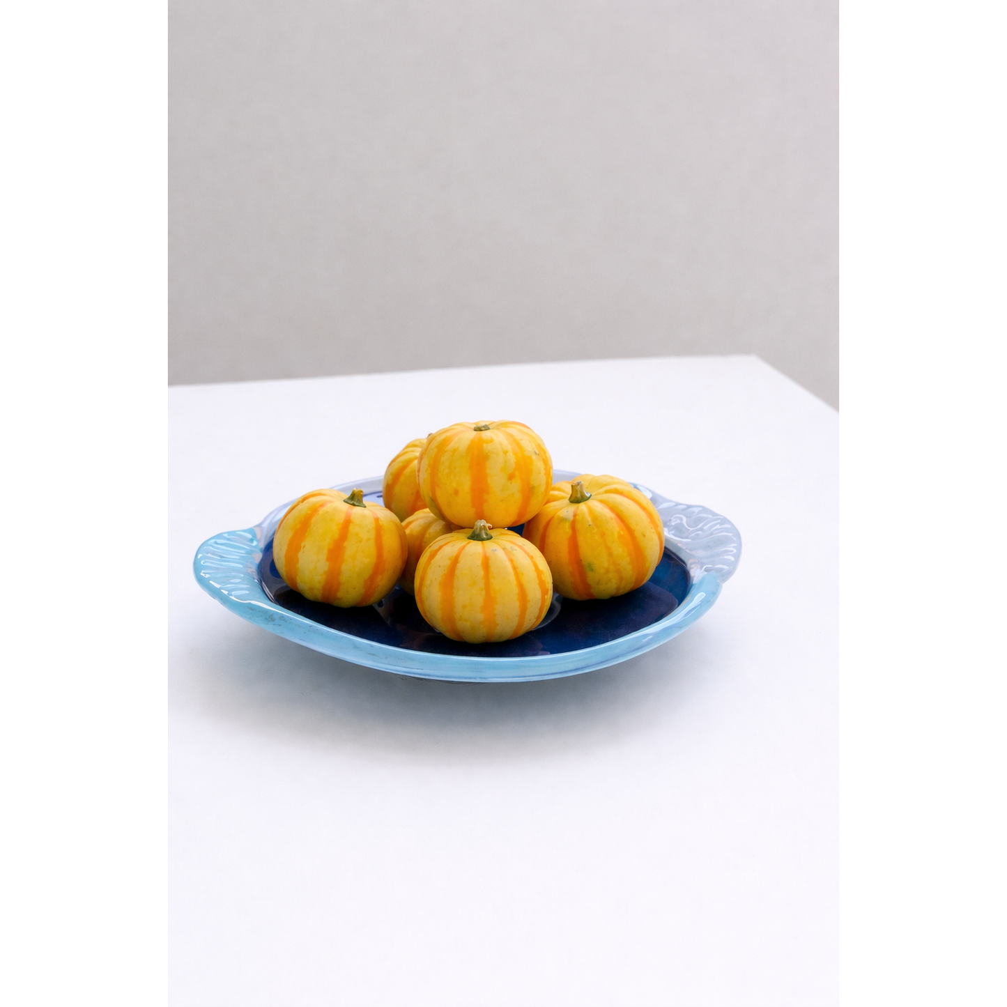 MODERN GLASS SERVING TRAY
