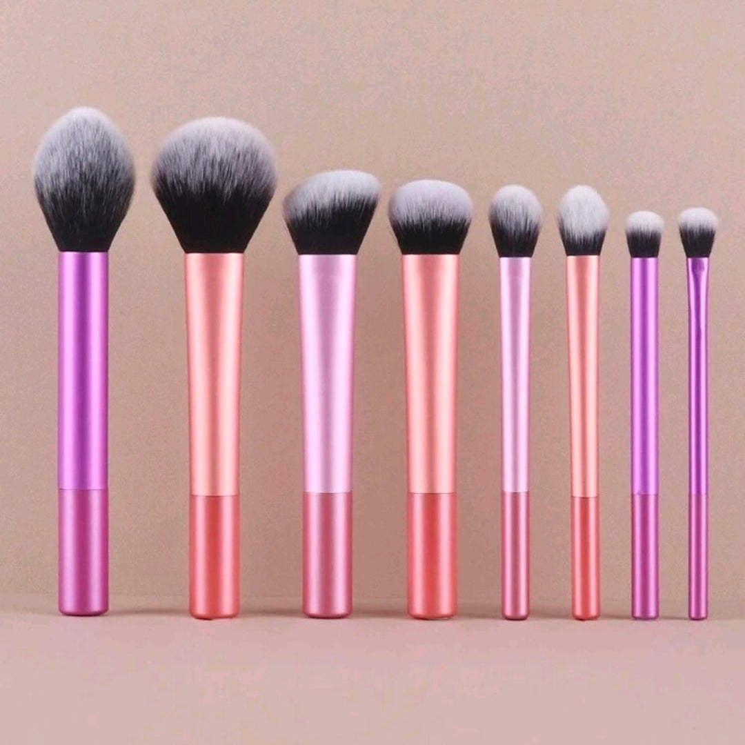 SET OF 8 BRUSHES
