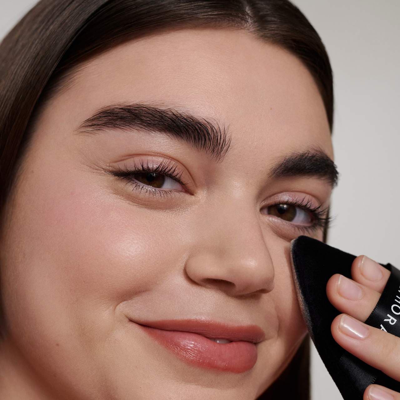 SEPHORA COLLECTION - Velour Makeup Powder Puff - Medaid International