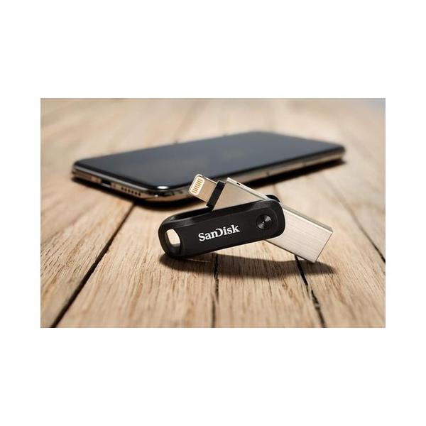 SanDisk 64GB iXpand Flash Drive Go – USB3.0 + Lightning - For iPhone and iPad - Create space on your iPhone - SDIX60N-064G-GN6NN